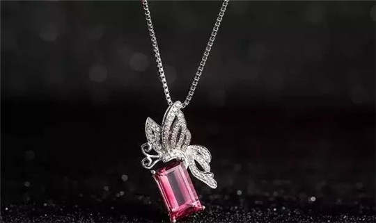 黄翡翠戒指的价格珠宝黑、裂、暗淡？怎么办？  第2张