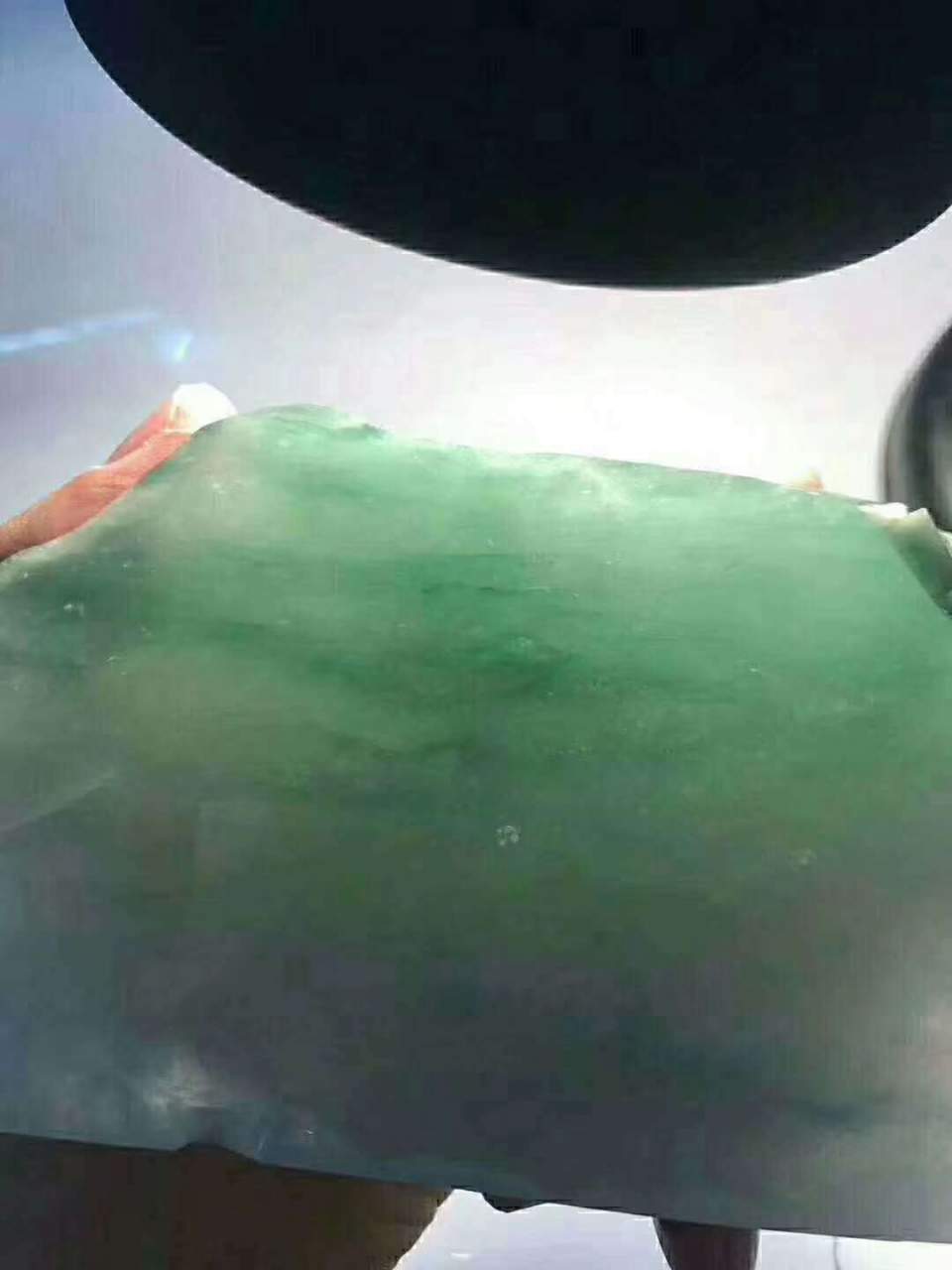 什么样的翡翠原石色料具备赌的条件？  第2张