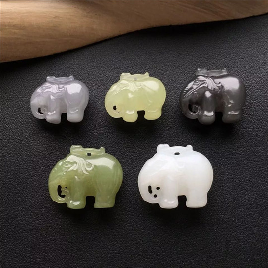 翡翠戒指玻璃种玉石雕件论克卖？  第4张