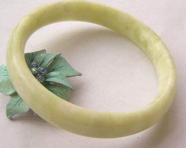 玉手镯摘不下来怎么办 教你两个小妙招 