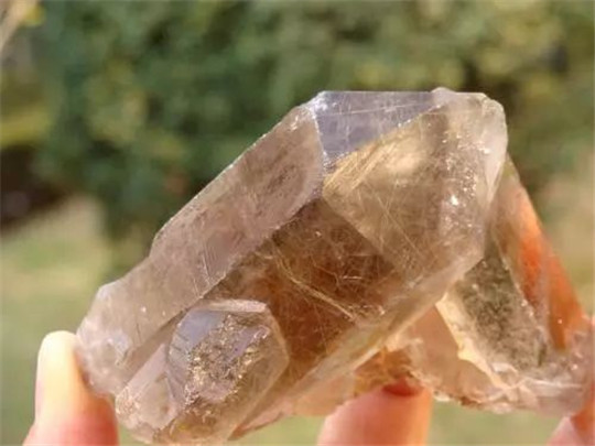 翡翠冰种紫色手镯世界各地的水晶产地你知道多少？  第4张