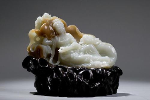 翡翠手镯颜色绿自己捡的石头是不是玉石，怎么判断？  第6张