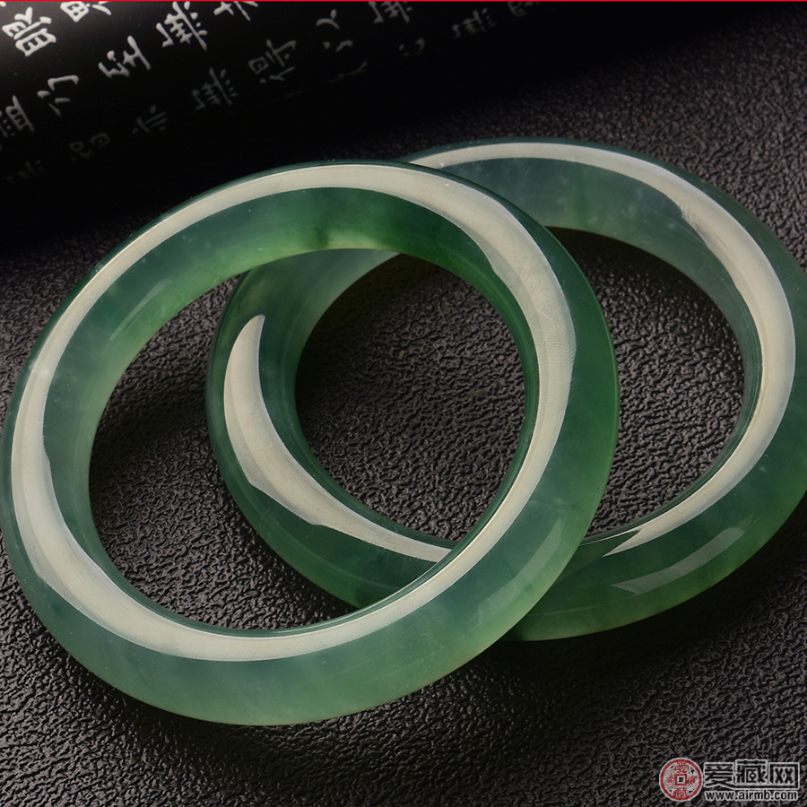 怎样挑选真翡翠玉镯   第1张