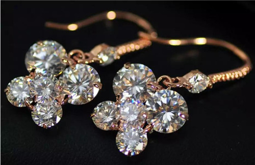 此锆石非彼“锆石”，堪称珠宝界中最冤的冤大头  第1张