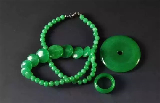 翡翠鉴定的多少钱这些绿色玉石常常被用来冒充翡翠，你见过吗？  第2张