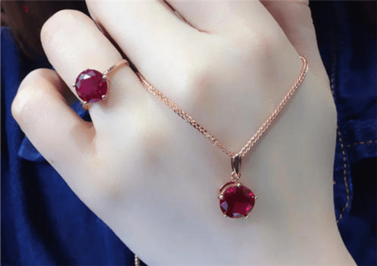 翡翠与和田玉区别无烧红宝石1克拉大概多少钱？  第1张