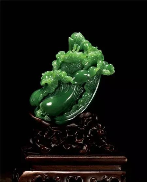 全雕花翡翠手镯工艺和田玉碧玉与青玉哪个更有收藏价值？  第1张