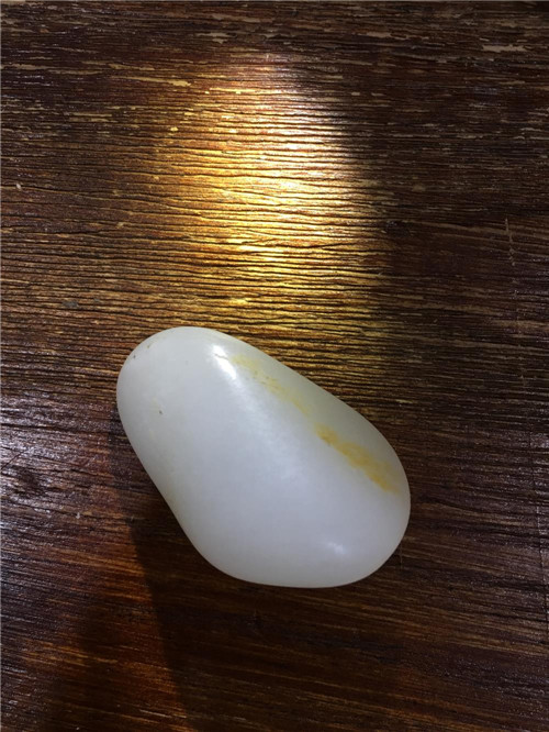 翡翠莲花手串价格籽料如何透过现象玩本质？  第1张