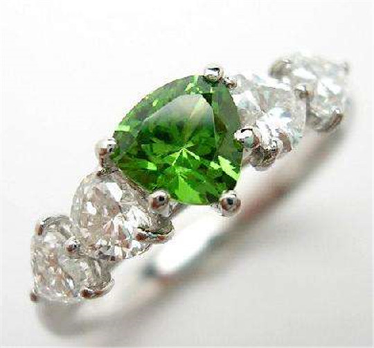 翠榴石价格为什么是石榴石家族中最贵的？  第4张