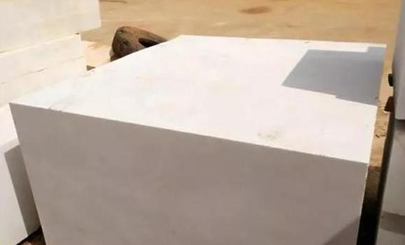 冰种飘兰花翡翠手镯为什么四川汉白玉的价格会比较贵？  第4张