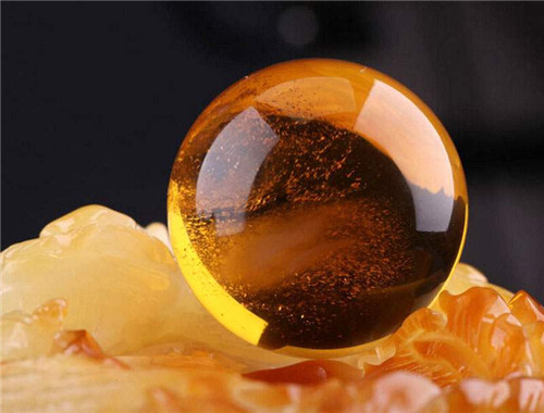 “药用琥珀”和“宝石琥珀”有什么区别？  第1张