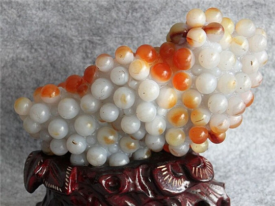 世界上最贵翡翠如何判断葡萄玛瑙的好坏？葡萄玛瑙的市场状况如何？  第1张