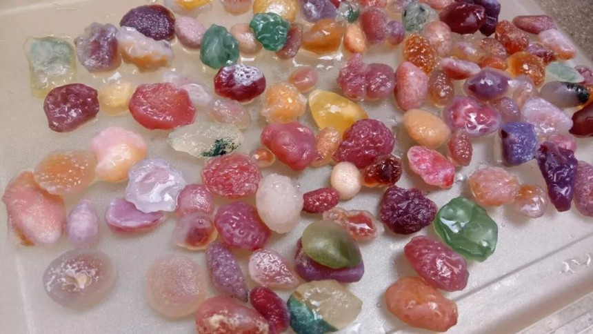 翡翠缅甸八大矿口从几十涨到几百，葡萄干玛瑙收藏潜力大！  第2张