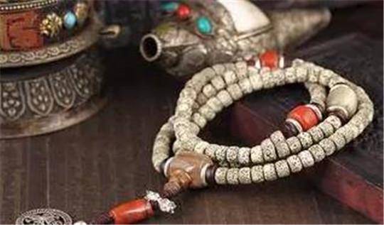 黄翡翠戒指的价格珠宝黑、裂、暗淡？怎么办？  第11张