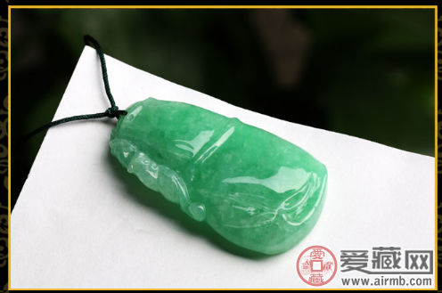 豆种翡翠多少钱？受哪些因素影响？   第1张