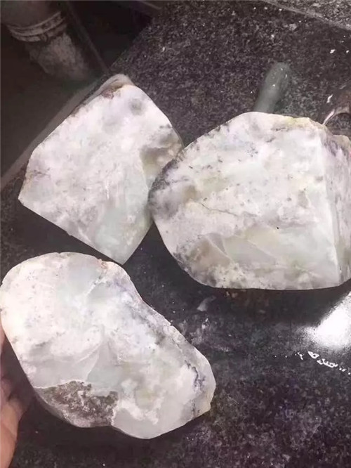 上海买翡翠玉石和田白玉失败的案例，你遇到过吗？  第2张