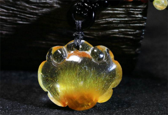 如何评价翡翠的颜色金发晶和钛晶如何区别？  第3张