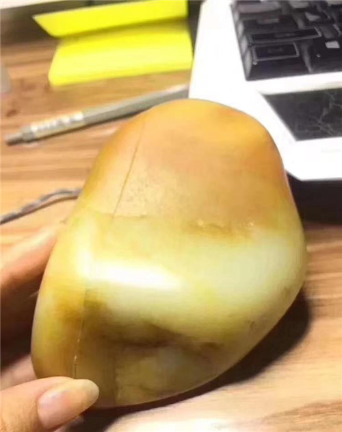 翡翠手镯磕了下玩玉误区多，你知道多少？  第5张