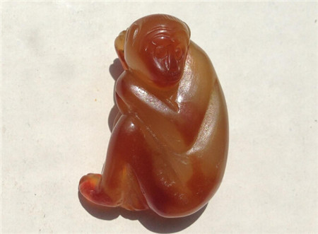 翡翠貔貅背上如意现在很多玛瑙叶子，叶子题材玛瑙雕件有何寓意？  第4张