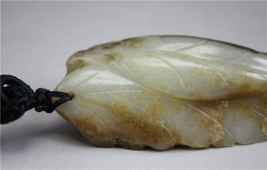 “沁色、水线、棉、玉花、僵”这些对玉石有什么影响？  第1张