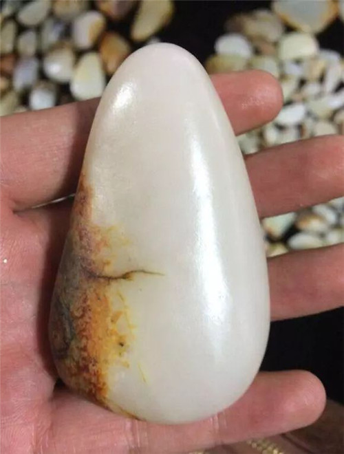 翡翠观音脏了这块山料居然变成了和田玉“籽料”  第4张