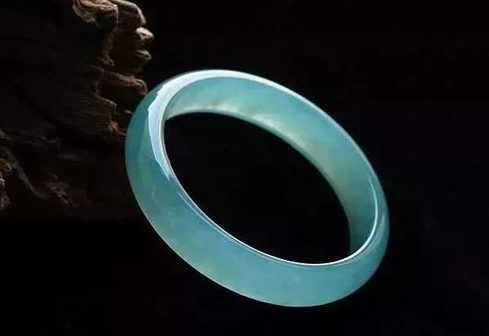 翡翠园价格它称为翡翠界的“蓝色妖姬”，据说未来10年可能比房子还要值钱  第11张