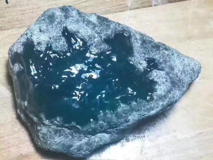 翡翠原石图片哪里有？真实吗？   第1张