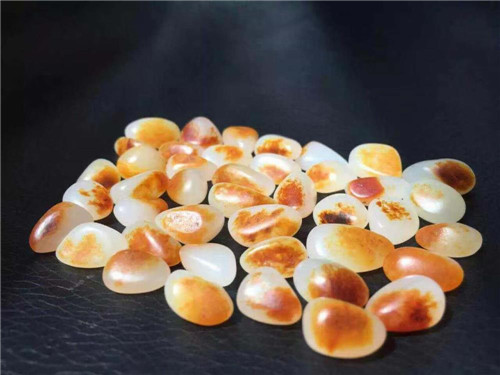 翡翠手镯磕了下玩玉误区多，你知道多少？  第1张