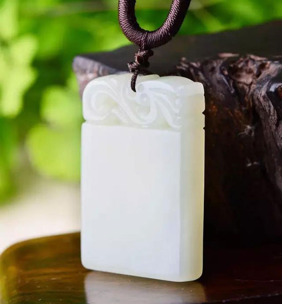 和田玉是一种什么样的玉？和田玉有哪些历史传承呢？   第1张