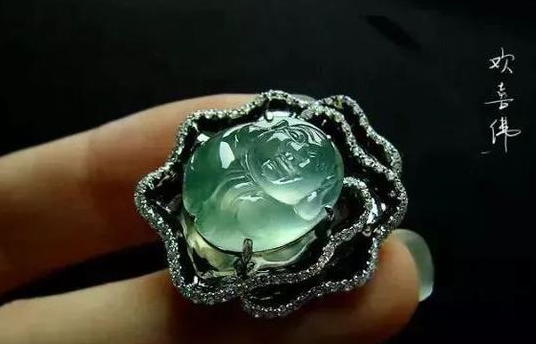 翡翠园价格它称为翡翠界的“蓝色妖姬”，据说未来10年可能比房子还要值钱  第10张