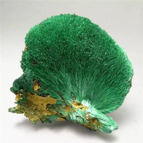 孔雀石你见过吗？有什么作用？  第1张