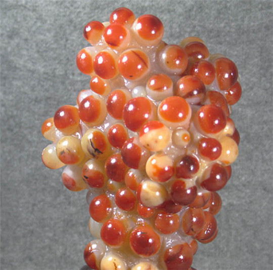 世界上最贵翡翠如何判断葡萄玛瑙的好坏？葡萄玛瑙的市场状况如何？  第2张