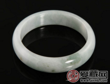 白色玻璃种翡翠手镯的价值所在 