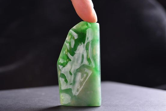 极少人知道的翡翠优化处理内幕！原来你是这样的“A货”！  第1张