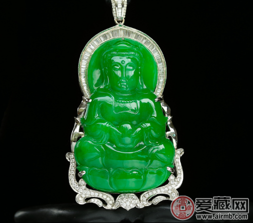 佩戴冰糯种翡翠佛有哪些好处 