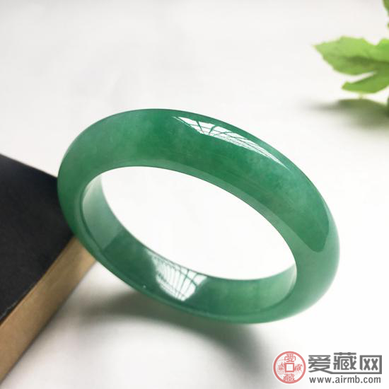 如何挑选翡翠手镯?有口诀吗?   第2张