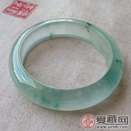 玻璃种翡翠鉴定常用的技巧有哪些？ 