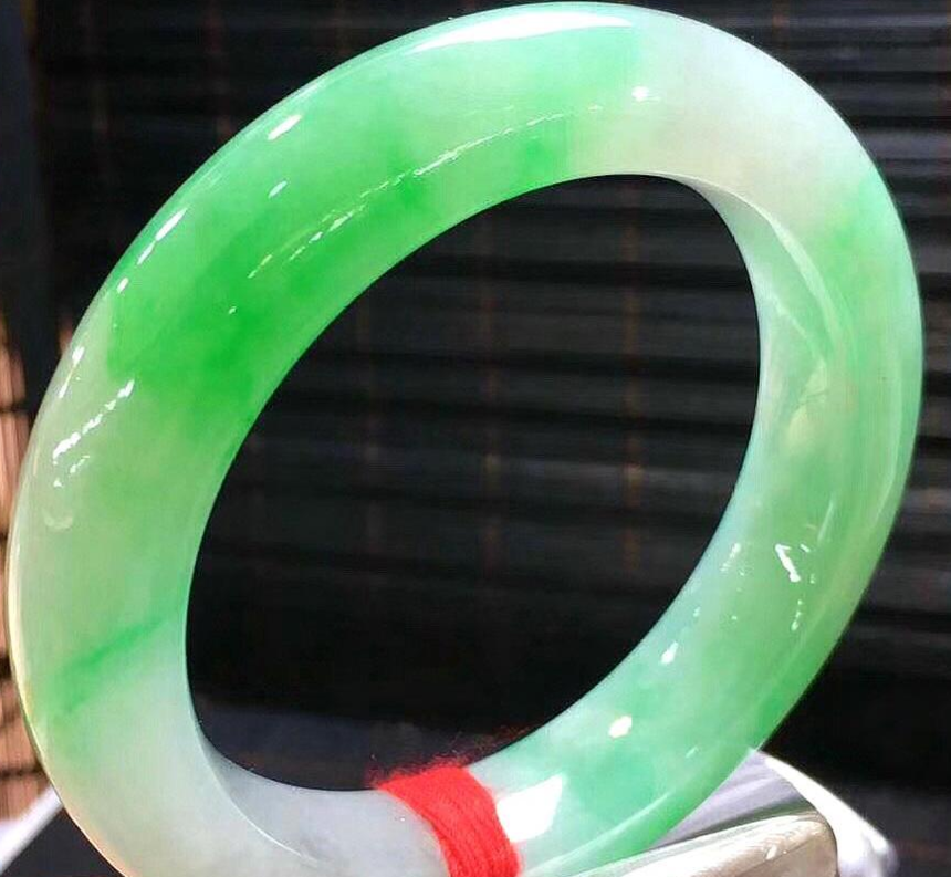 冰种翡翠吊坠价格表现如何,为什么人气这么高? 第3张