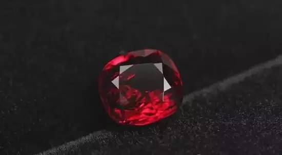 翡翠8000万这些高逼格的红蓝宝石品种，你认识几个？  第2张