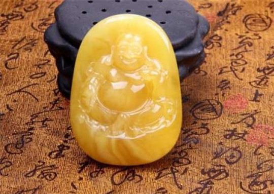 翡翠玉手镯鉴定证书简单几步教你养出好玉石  第4张