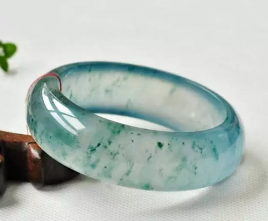 蓝水翡翠会成未来翡翠界的黑马吗？  第2张