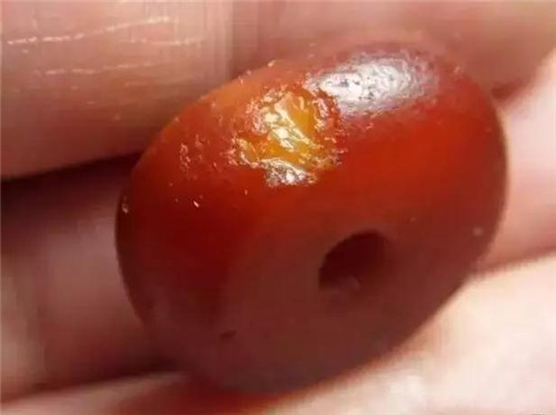 翡翠原石切开后图片 石头教你如何挑选老蜜蜡？  第9张