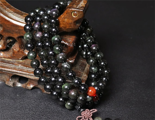 翡翠男戒指价格黑曜石的四大功效与作用，你了解吗？  第2张