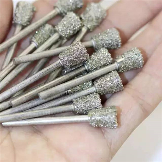 玉石的抛光是怎么回事？对价值有影响吗？  第7张