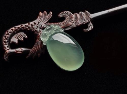 翡翠来料加工玉石雕刻玉与翡翠的区别是什么？如何挑选优质玉石   第1张