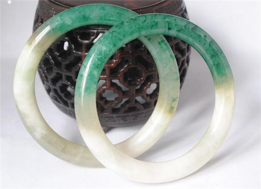 bc货翡翠鉴定特征独山玉手镯的市场价格如何？  第3张