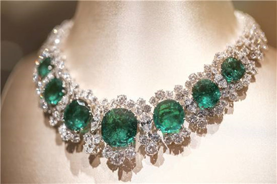 祖母绿指的是宝石还是翡翠？  第3张