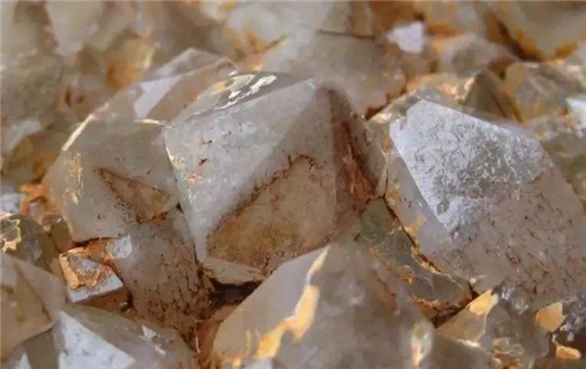 翡翠冰种紫色手镯世界各地的水晶产地你知道多少？  第1张