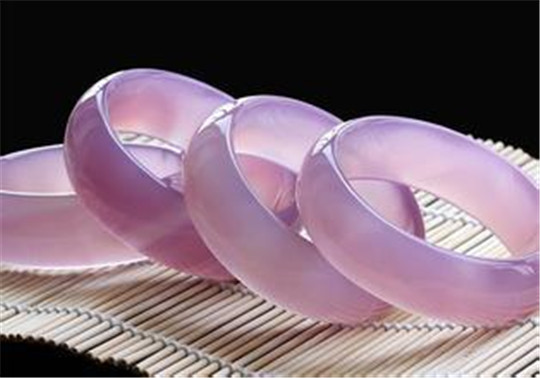 店员摔坏翡翠手镯冰花芙蓉玉什么来头？  第1张