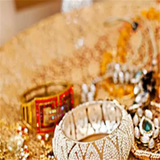 去缅甸翡翠原石便宜吗买珠宝的误区，避免踩雷不吃亏  第4张